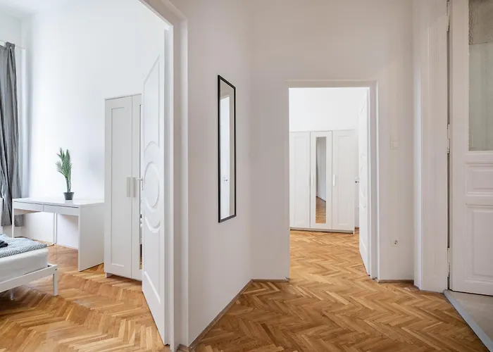 Luxurious Downtown Family Budapest
