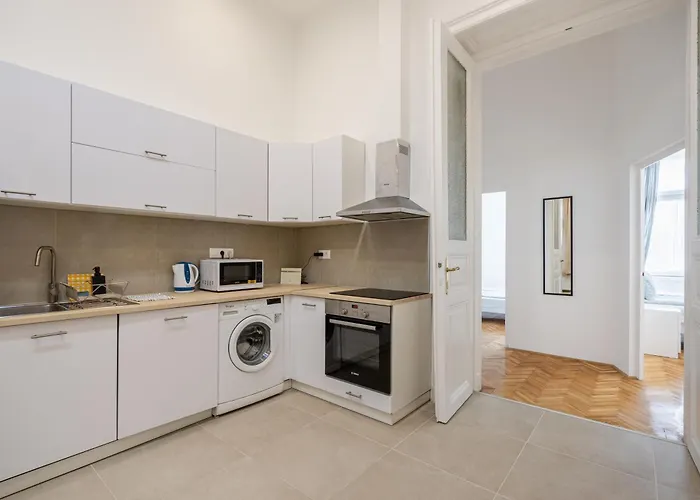 Luxurious Downtown Family Apartment