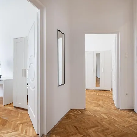 Luxurious Downtown Family Budapest